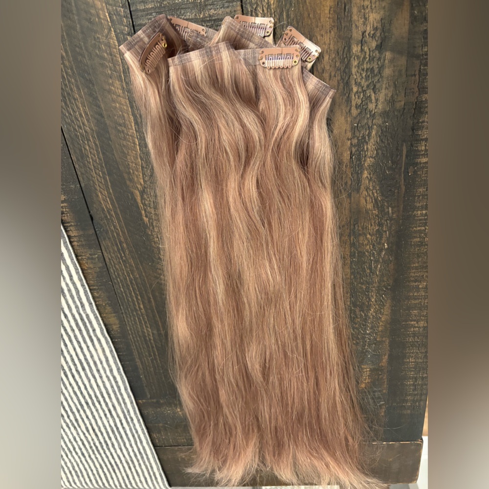 Luxy Hair 20" Seamless Dimensional Natural Blonde Clip-Ins - Picture 9 of 11